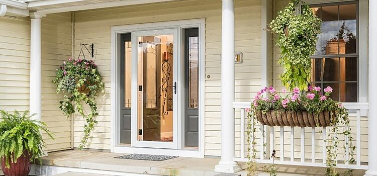 screen door installation in Loomis